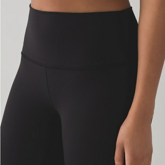 Lululemon Wunder Under Crop - Picture 3 of 9